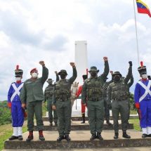 GUARDIANES Y HEREDEROS DE LA HISTORIA